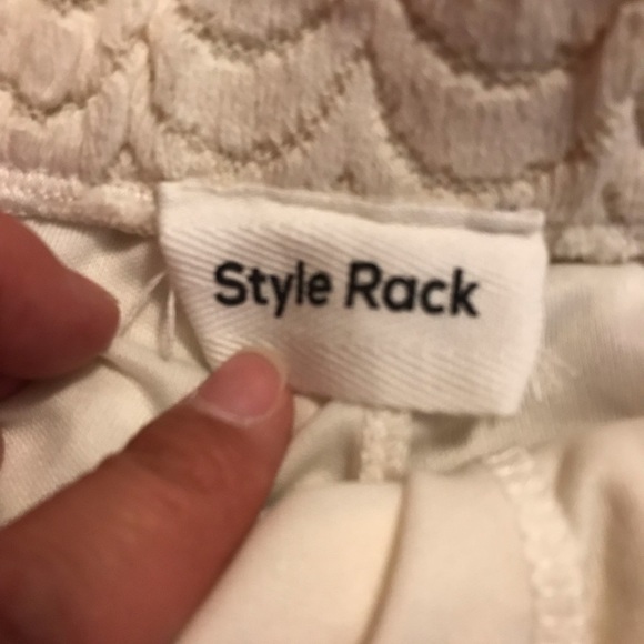 Style Rack Ivory Lace Shorts - Picture 2 of 2